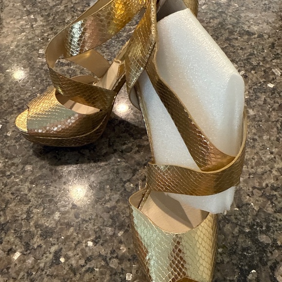 Michael Kors Gold The Jet Set - Picture 2 of 4